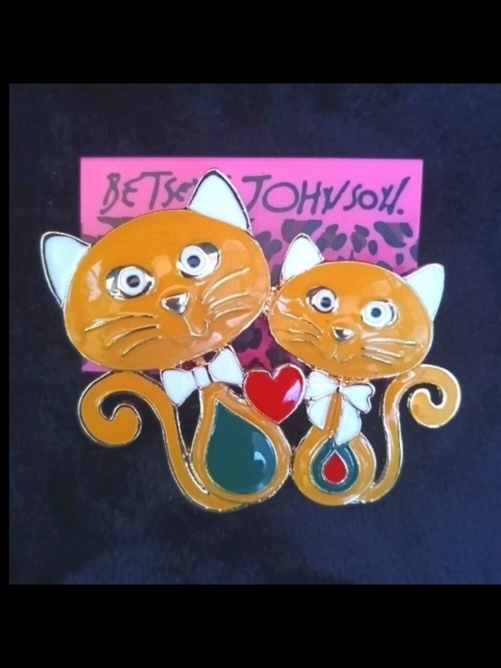 "Betsey Johnson" 'Love Heart' Cats Brooch /Pin